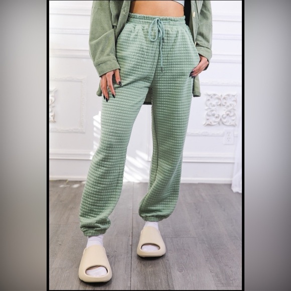 Pants - Surelymine Fit Green Textured Women's sweatpants